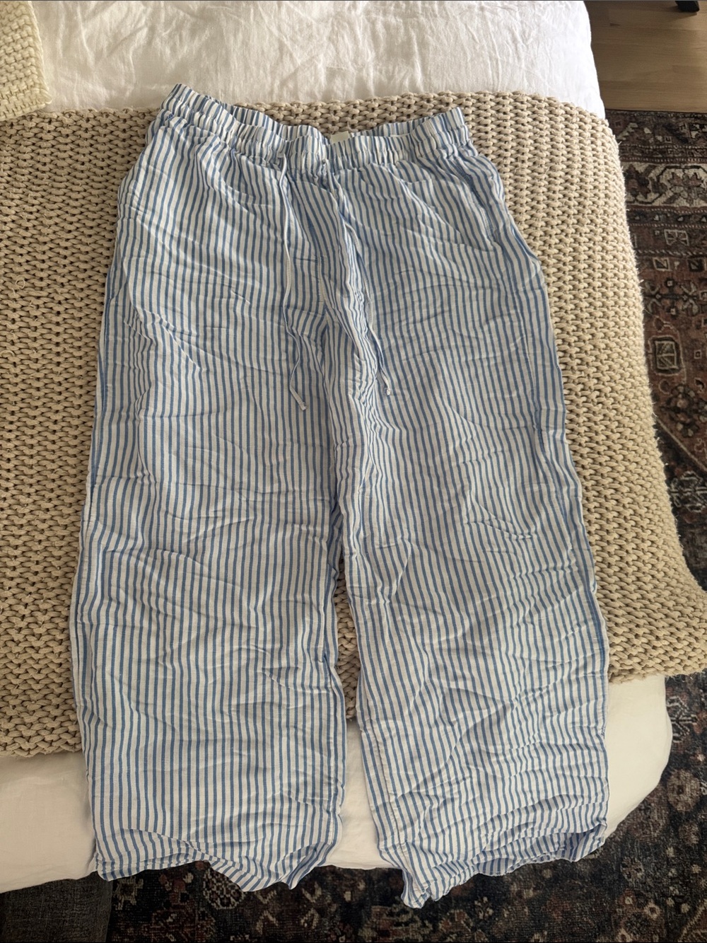 H&M Light Blue and White Striped Cropped Pants